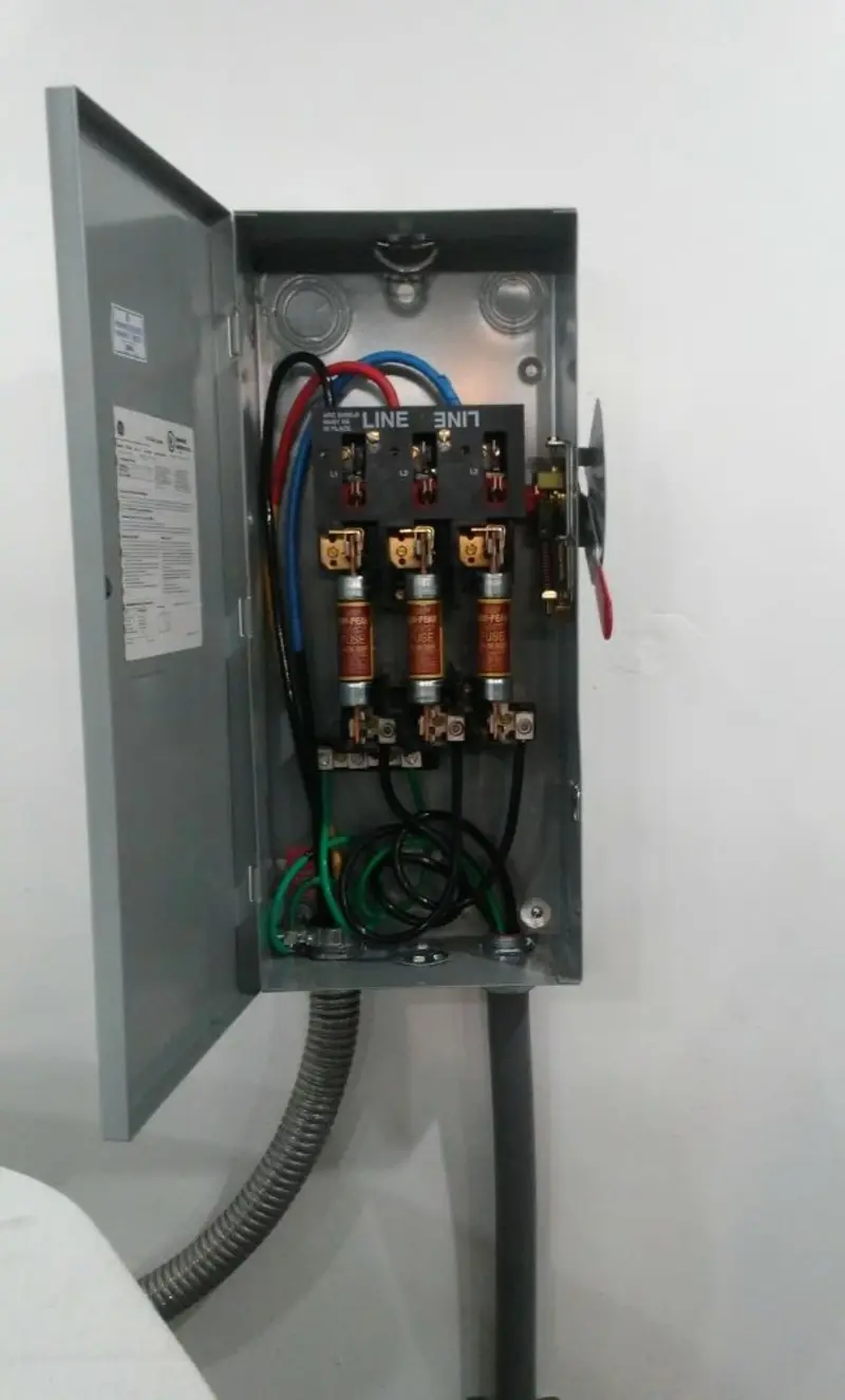 Three-phase disconnect switch installed for Electrical Wiring & Rewiring in Samsula-Spruce Creek